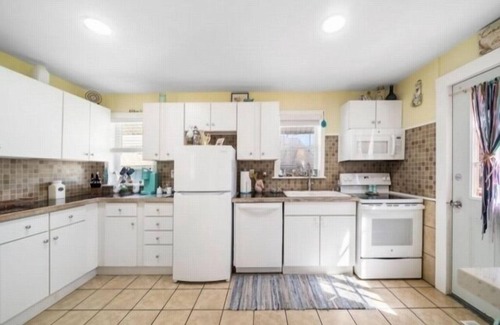 North Carolina Coast Cabaña | Beach Cabin - perfect for your family getaway! Pet Friendly! by RedAwning