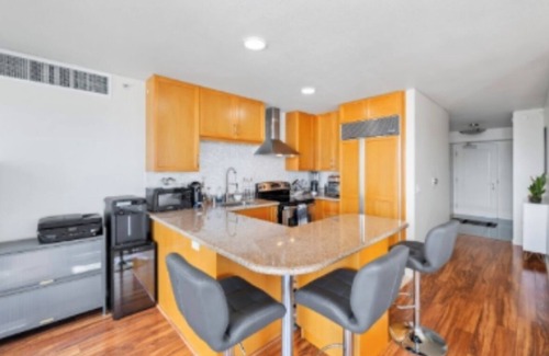 Ala Moana Condominio | Beach, City lights and Mountain Views 180 degrees view & centrally located