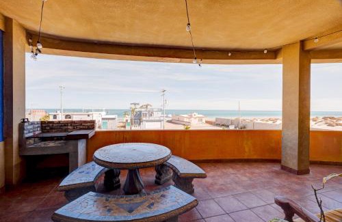 San Felipe Casa | BEACH CONDO 3-Sleeps 8- Pool- WiFi- AC- Security