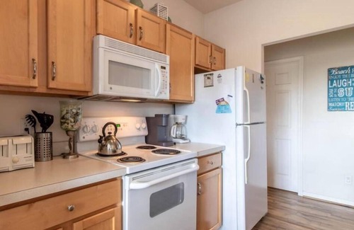 Lewes Condominio | Beach condo- top floor, dog friendly, pool. 2 bed, 2 bath, pull out couch.