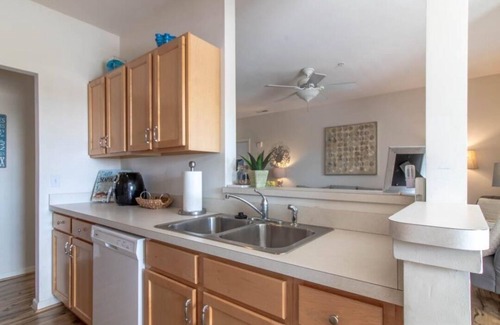 Lewes Condominio | Beach condo- top floor, dog friendly, pool. 2 bed, 2 bath, pull out couch.