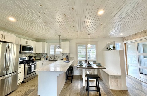 Wasaga Beach Cabaña | Beach Cottage