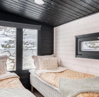 Hanko Otro | Beach Cottage