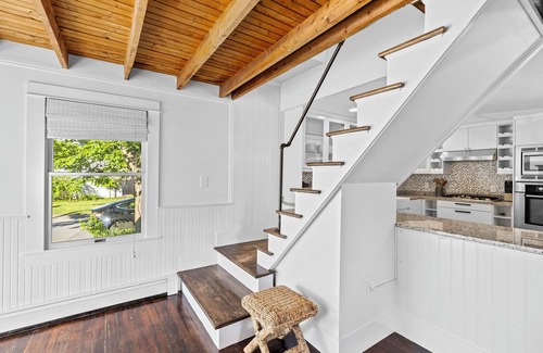 Scituate Casa | Beach Cottage in Scituate with Hot Tub! 6-minute walk to Egypt Beach.