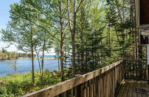 Hubbards Cabina | Beach Cottage - Oak Hollow - Hubbards Beach