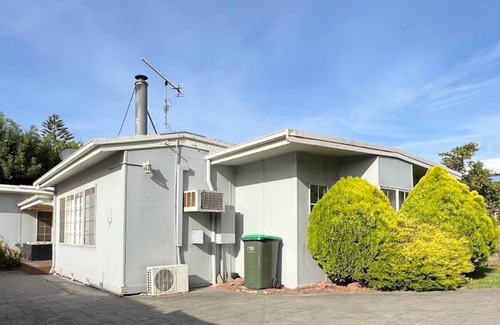 Cape Paterson Cabaña | Beach cottage on Scenic, Cape Paterson