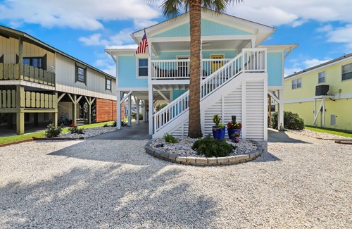 Ocean Isle Beach Cabaña | Beach Cottage OIB: a short walk to the beach