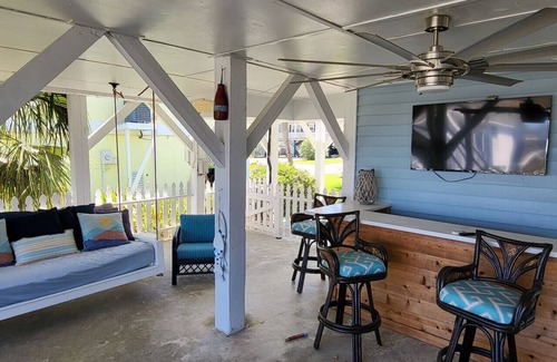 Ocean Isle Beach Cabaña | Beach Cottage OIB: a short walk to the beach