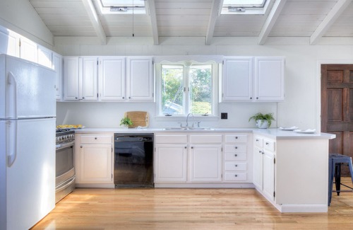 Misquamicut Cabaña | Beach Cottage