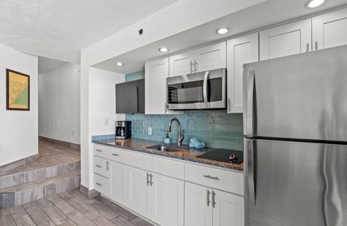 Windy Hill Condominio | Oceanfront Balcony - Pools - Kitchen - Hot tubs