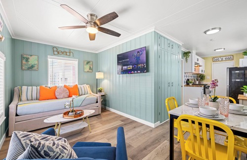 Mission Beach Casa | Beach Days Ahead: Mission Beach Gem-Sleeps 10!