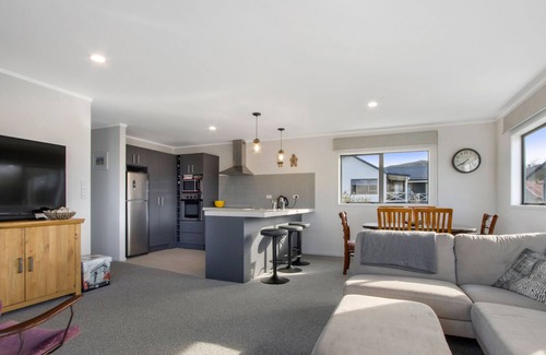 Waihi Beach Casa | Beach Daze - Waihi Beach Holiday House