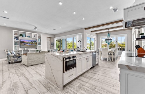 Sarasota Casa | Beach Fanta Sea | Rooftop Views, Heated Pool, Steps to Lido Beach & St. Armands Circle