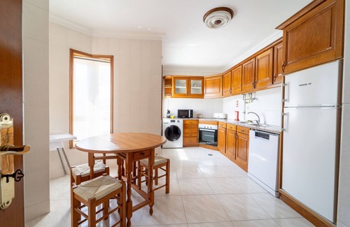 Viana do Castelo Apartamento | Beach Flat by House and People