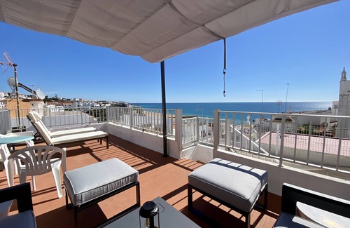 Albufeira Old Town Apartamento | Beach Flat w/ Terrace 3 Beds Entire Apartment
