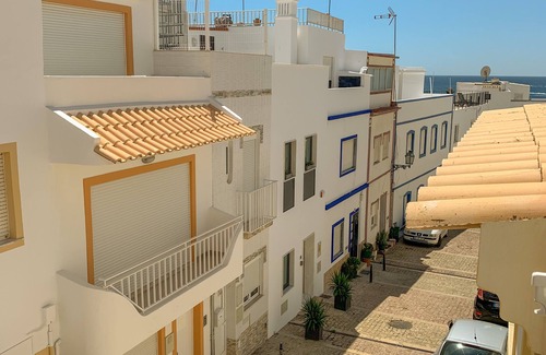 Albufeira Old Town Apartamento | Beach Flat w/ Terrace 3 Beds Entire Apartment