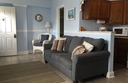 Cape May Condominio | Frente a la playa, 1 Bed Room Condo, capacidad para 6 personas, con grandes porche