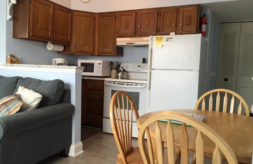 Cape May Condominio | Frente a la playa, 1 Bed Room Condo, capacidad para 6 personas, con grandes porche