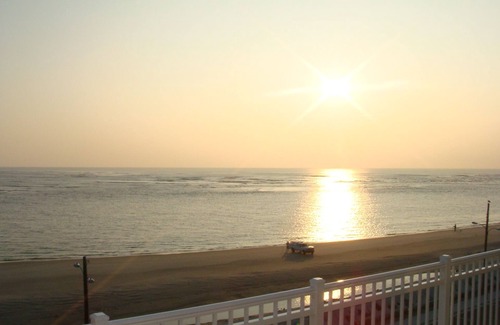 North Wildwood Condominio | Frente a la playa 4BR / 3BA ático de dos niveles