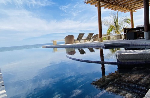Los Cabos Casa | Frente a la playa de 8,500 pies cuadrados Villa, piscina infinita, piscina prístina