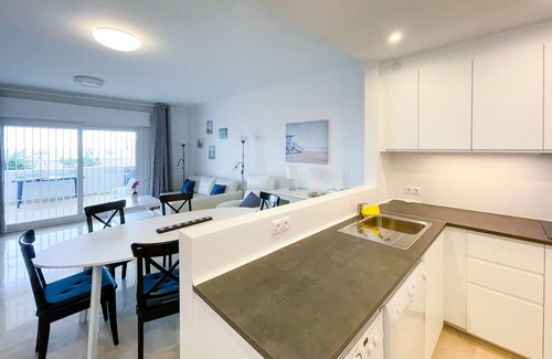 Costa del Sol Apartamento | Beach Front Apartment With Stunning Views, Fuengirola