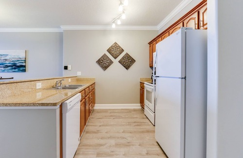 Panama City Beach Condominio | Frente al golfo * RECIENTEMENTE REMODELADO * Balcón extragrande * Wifi de alta velocidad * 5/5 estrellas