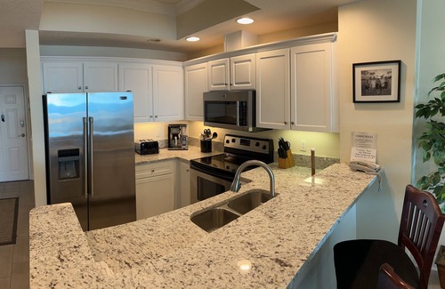 Gulf Shores Condominio | ¡'Beach Chic' frente a la playa con vista al Golfo!