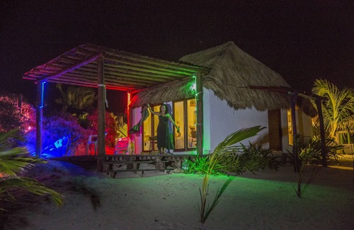 Xpu-Ha Cabina | Cabaña frente a la playa con espectacular salida del sol a pocos pasos del océano