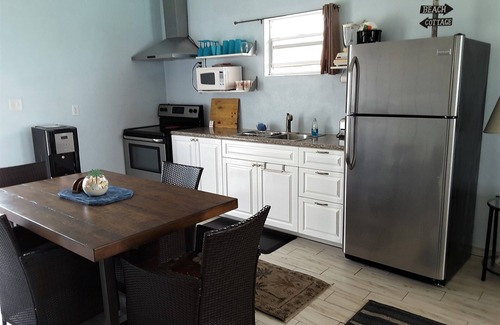 Alice Town Apartamento | FRENTE A LA PLAYA. LOCAL CENTRAL. VISTAS IMPRESIONANTES. CABLE. WI-FI GRATIS. BBQ *GENERADOR*