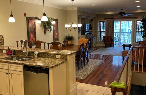 Colington Condominio | Beach Front Condo Two Pools & Hot Tub!