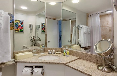 St. Pete Beach Complejo | Beach front condo just steps away from the beach.