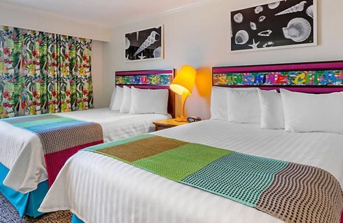 St. Pete Beach Complejo | Beach front condo just steps away from the beach.