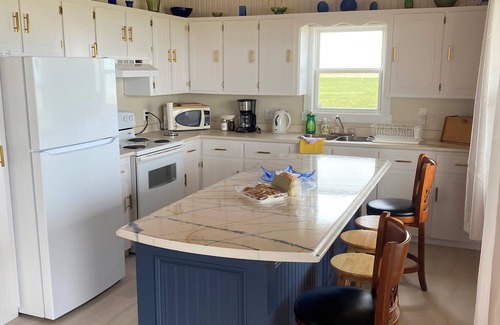 Prince County Cabaña | Beach front cottage minutes from the Northern Tip of the Island! (Pet Friendly)