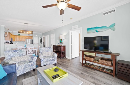 West Panama City Beach Condominio | Tropic Winds Luxury Beach Front Condominio! Capacidad para 6 personas, servicio de playa, Wi-Fi!