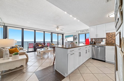 Gulf Shores Condominio | BEACH FRONT, FAMILY FRIENDLY, WALK TO THE HANGOUT!