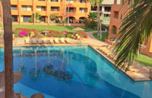Chula Vista Condominio | Impresionante 2 BDRM / 2 BAÑO piso superior Condo-EN LA ARENA. VISTAS, VISTAS.