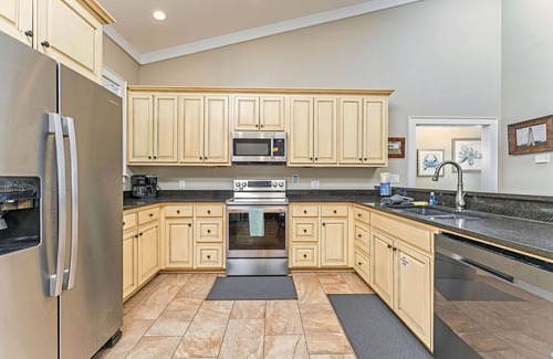 St. George Island Casa | Beach Front, Heated Pool, Gorgeous Gulf Views Sleeps 10