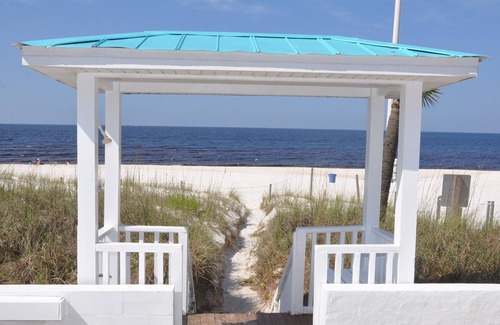 Bahama Beach Casa | 5 BD / 3. 5 BA BEACH FRONT Hasta 17 huéspedes o hasta 29 cuando se alquila con casas rurales