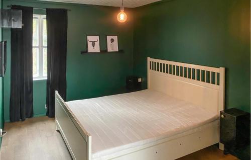 Farsund Casa | Beach Front Home In Farsund With Wifi