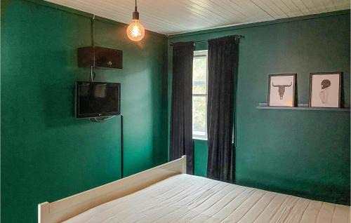 Farsund Casa | Beach Front Home In Farsund With Wifi