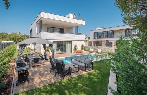 Funtana Casa | Casa frente a la playa en Porec