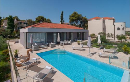 Sutivan Casa | Beach Front Home In Sutivan