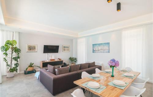 Sutivan Casa | Beach Front Home In Sutivan