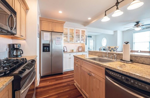 Admiral Estates Casa | BEACH FRONT HOME WITH POOL