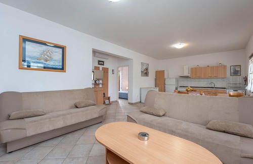 Turanj Apartamento | Apartamento frente a la playa