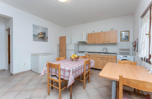 Turanj Apartamento | Apartamento frente a la playa