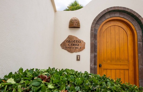 Las Conchas Casa | Beach Front Luxury Living & Spectacular Deck with heated Spa