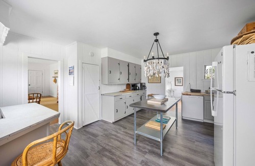 Pawleys Island Casa | Beach front on Pawleys Island, Two Screened Porches, Dog Friendly