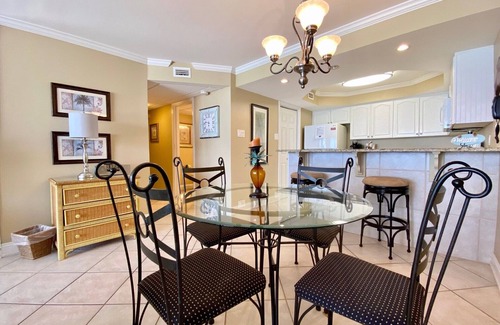 Holiday Beach Condominio | Beach Front Pet Friendly 1 Bedroom Condo! PW502