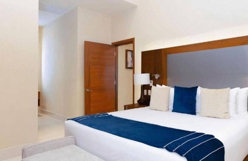 San Jose del Cabo Hotel | Beach Front Resort - 3 bedroom penthouse - Ocean tower - March 15-22nd